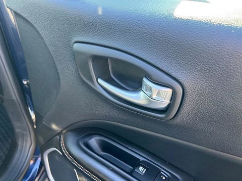 Used 2020 Jeep Compass Latitude w/ Cold Weather Group image 28