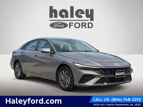 Used 2024 Hyundai Elantra SEL FWD image 1