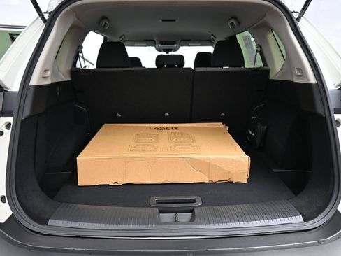 Used 2023 Nissan Rogue SV FWD image 16