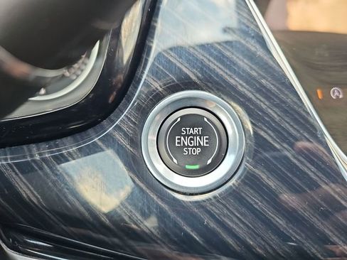 Used 2024 Cadillac XT6 Premium Luxury image 17