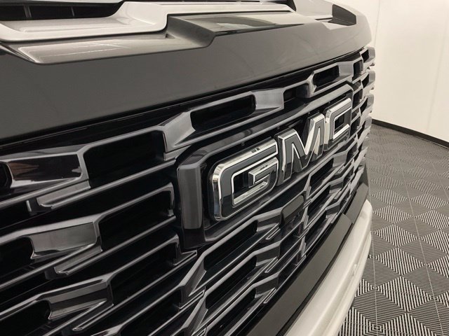 Used 2025 GMC Sierra 2500 Denali Ultimate w/ Max Trailering Package AWD/4WD image 11