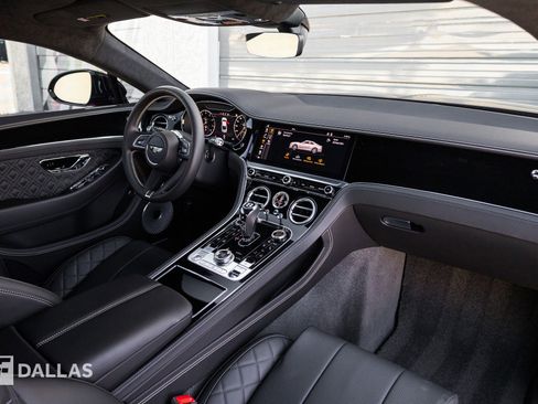 Used 2022 Bentley Continental GT image 29