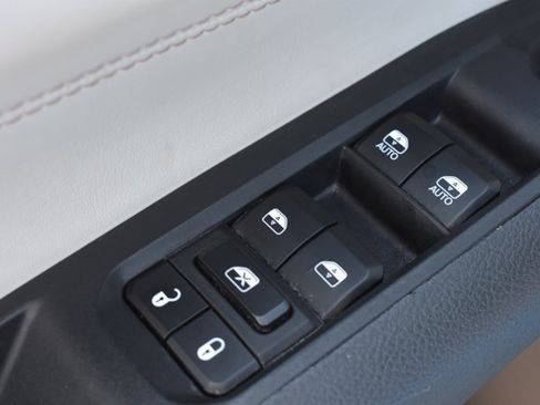 Used 2024 Jeep Compass Limited AWD/4WD image 13