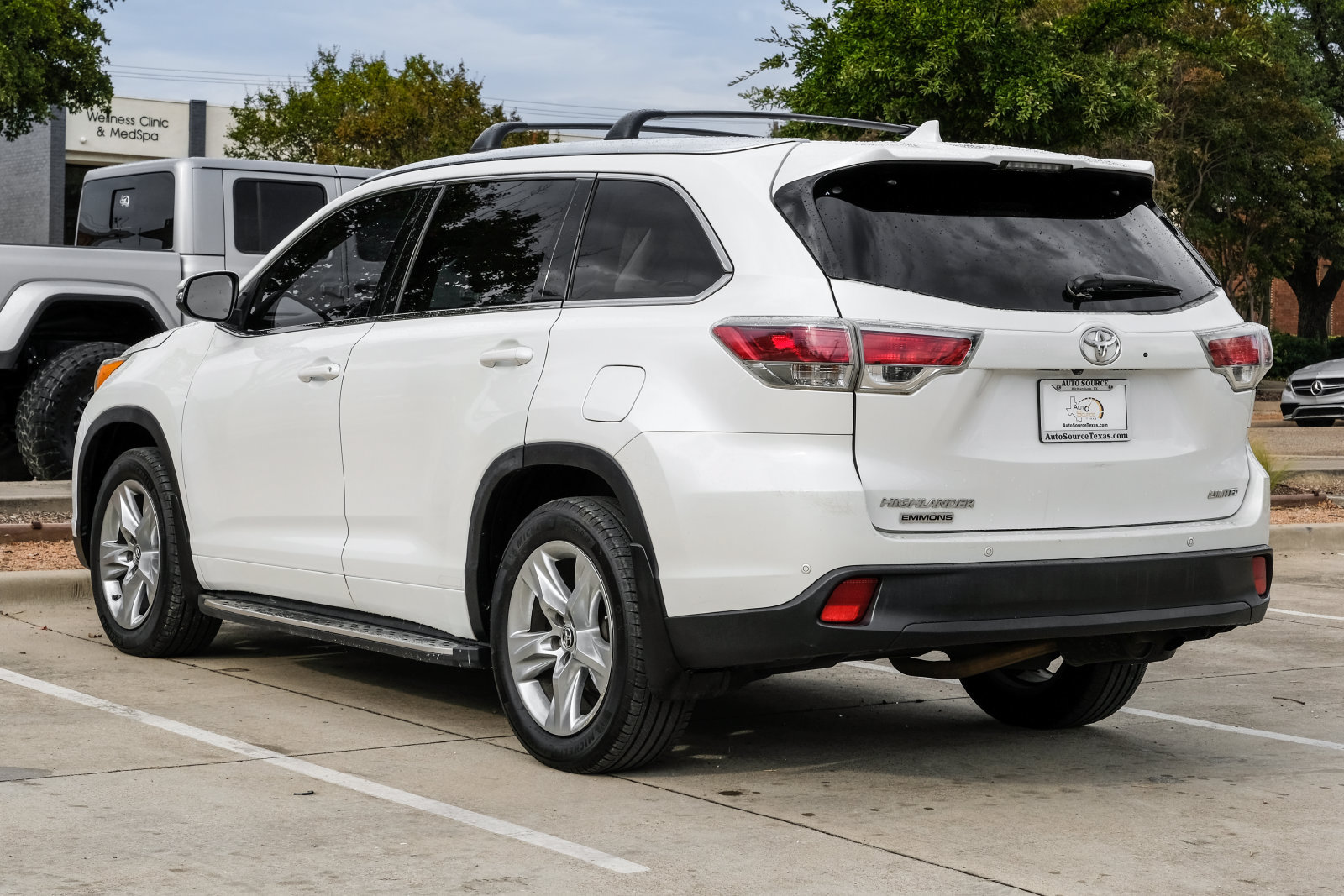 Used 2016 Toyota Highlander Limited w/ Driver Technology Package FWD image 10