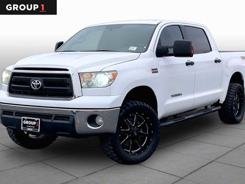 Used 2013 Toyota Tundra 4x4 CrewMax w/ Tow Pkg image 1