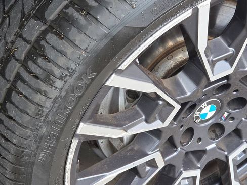 Used 2024 BMW X5 xDrive40i w/ M Sport Package AWD/4WD image 11