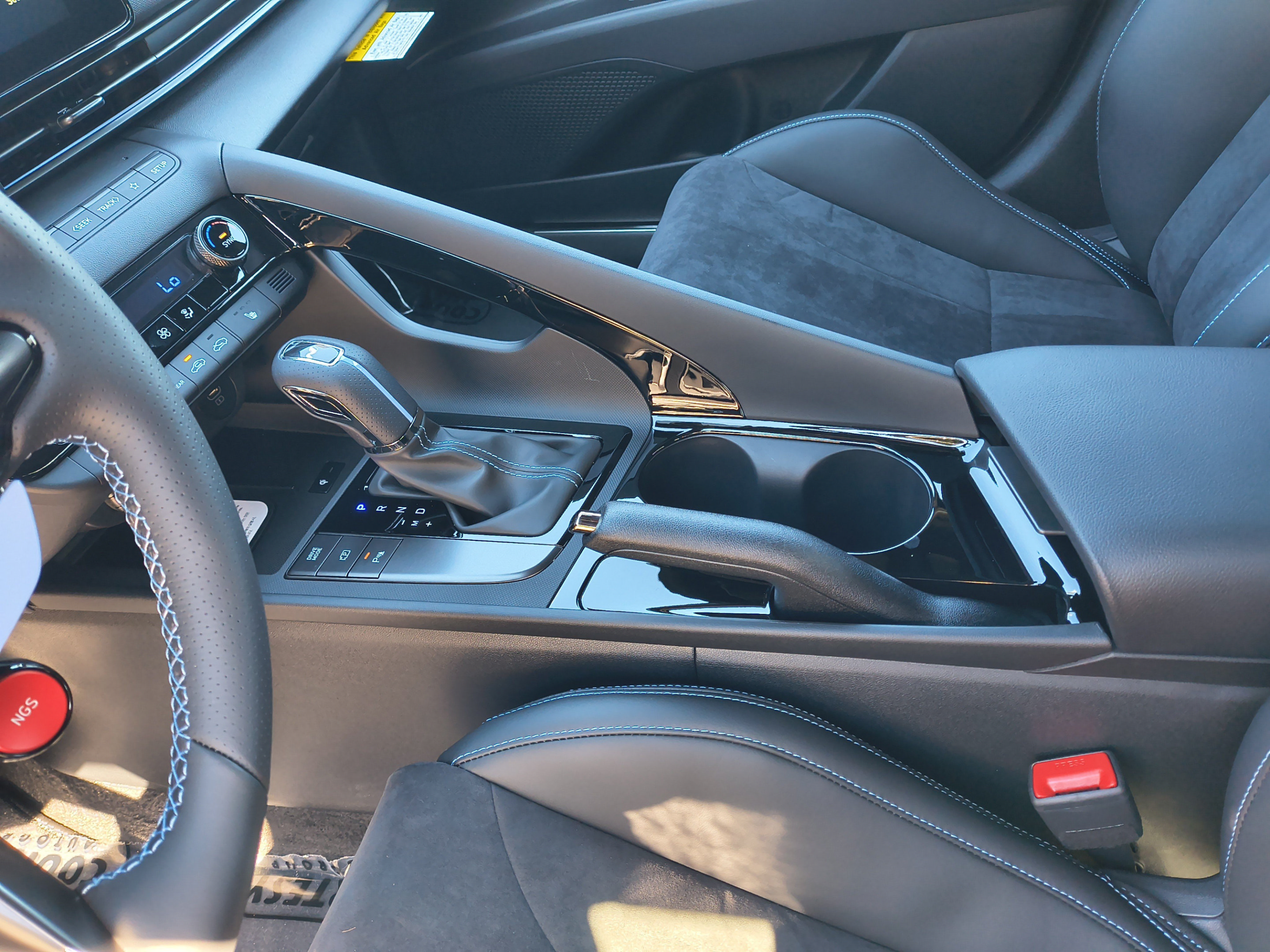New 2026 Hyundai Elantra N FWD image 21