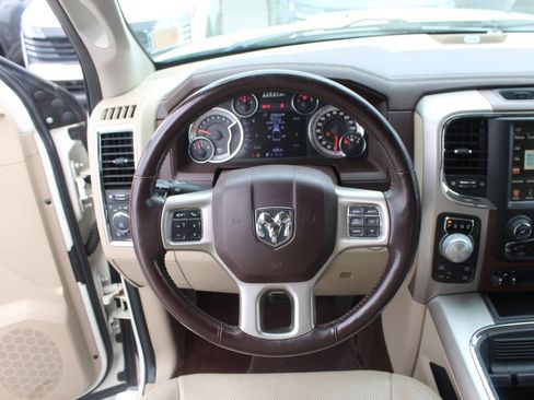 Used 2017 RAM 1500 Laramie w/ Convenience Group AWD/4WD image 17