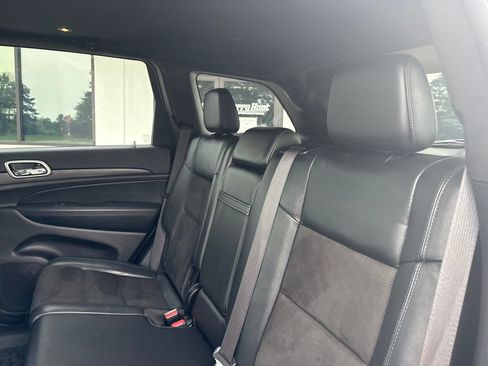 Used 2021 Jeep Grand Cherokee Laredo X AWD/4WD image 5