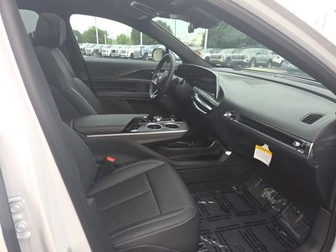 Used 2024 Cadillac Lyriq Sport RWD image 57