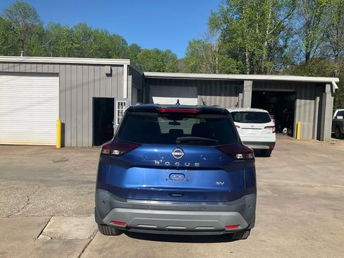 Used 2022 Nissan Rogue SV w/ SV Premium Package image 6
