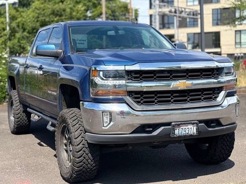 Used 2017 Chevrolet Silverado 1500 LT w/ All Star Edition AWD/4WD image 7