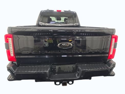 Used 2025 Ford F250 Lariat w/ Black Appearance Package AWD/4WD image 4