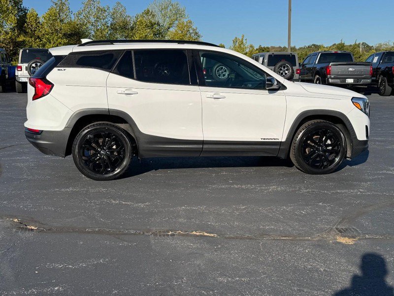 Used 2021 GMC Terrain SLT w/ Elevation Edition FWD image 2