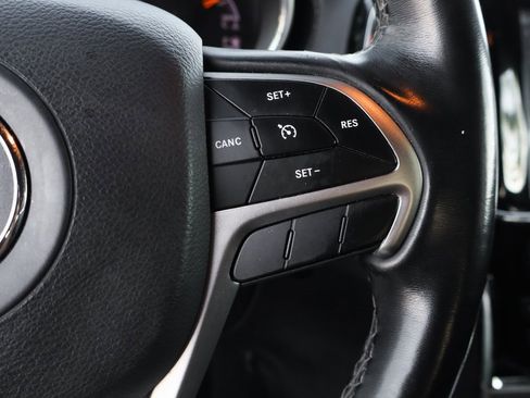 Used 2020 Jeep Grand Cherokee Overland image 25