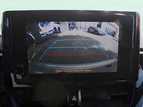 Used 2025 Toyota Corolla LE FWD image 14