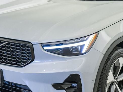 Certified 2026 Volvo XC40 B5 Plus w/ Protection Package Premier AWD/4WD image 9