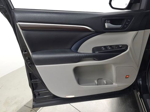 Used 2016 Toyota Highlander Limited Platinum AWD/4WD image 13