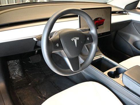 Used 2023 Tesla Model 3 Standard Range RWD image 9