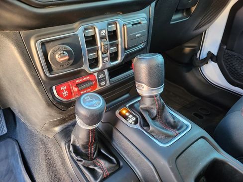 Used 2022 Jeep Gladiator Rubicon w/ Cold Weather Group image 25