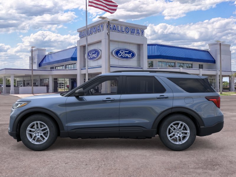 New 2026 Ford Explorer Active RWD image 3