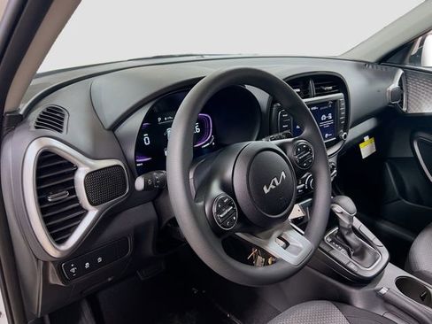 New 2025 Kia Soul LX image 9