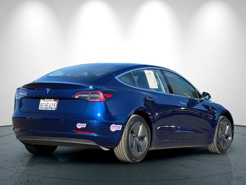 Used 2018 Tesla Model 3 image 4