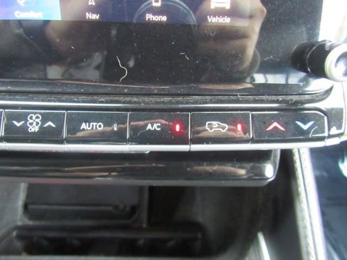 Used 2024 Jeep Wagoneer Series II w/ Flexible Seating Group RWD image 53