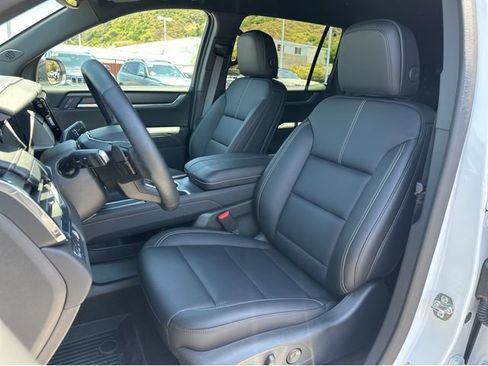 New 2025 GMC Acadia Elevation w/ Elevation Premium Package AWD/4WD image 24