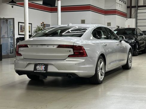 Used 2018 Volvo S90 T5 Momentum w/ Convenience Package image 2