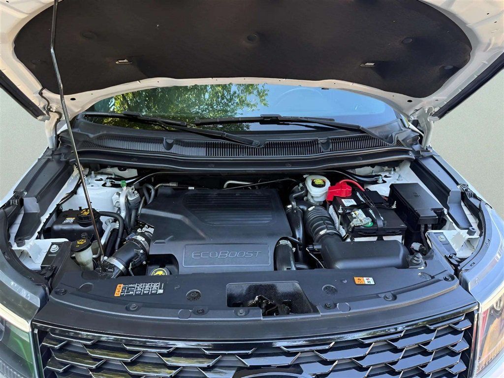 Used 2018 Ford Explorer Sport w/ Ford Safe & Smart Package AWD/4WD image 15