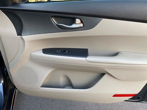Used 2020 Kia Forte LXS FWD image 44