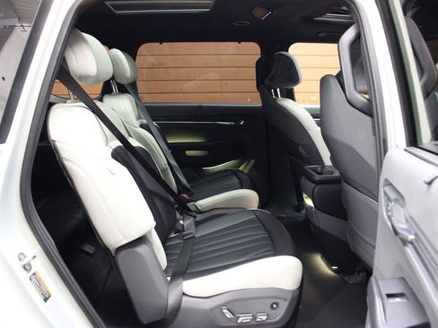 Used 2024 Kia EV9 GT-Line image 26