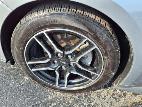 Used 2023 Ford Mustang Premium image 5