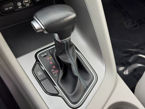 Used 2019 Kia Niro LX image 30