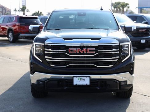 New 2026 GMC Sierra 1500 SLT image 2