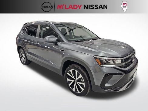 Used 2023 Volkswagen Taos SE image 4