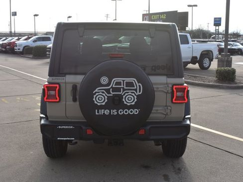 Used 2022 Jeep Wrangler Sport S image 6