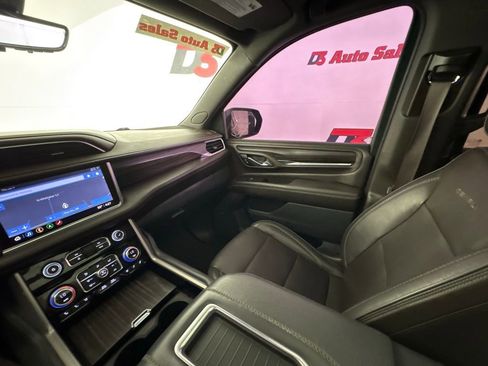 Used 2021 GMC Yukon Denali w/ Denali Premium Package AWD/4WD image 35