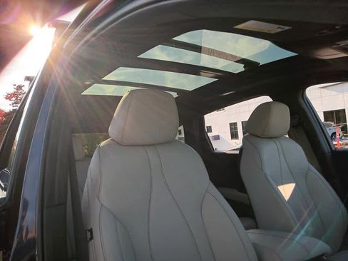 Used 2025 Acura RDX SH-AWD image 12