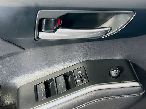 Used 2023 Toyota Highlander XLE AWD/4WD image 16