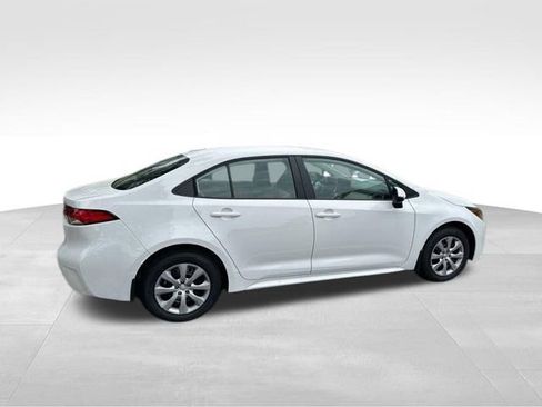 Used 2026 Toyota Corolla LE FWD image 4