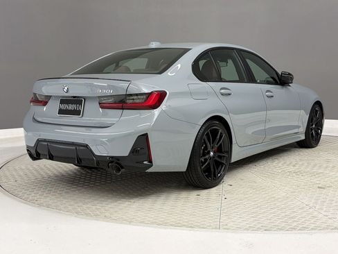 Used 2023 BMW 330i Sedan w/ M Sport Package RWD image 9