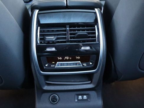 Used 2021 BMW ALPINA XB7 image 34