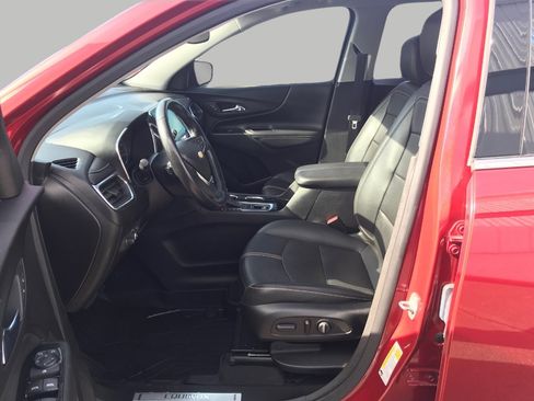 Used 2022 Chevrolet Equinox Premier w/ LPO, Floor Liner Package image 8