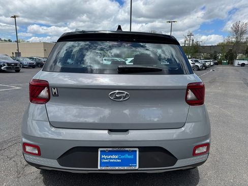 Used 2022 Hyundai Venue Limited FWD image 20