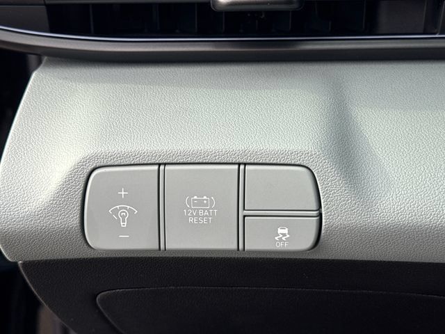 New 2026 Hyundai Elantra Limited FWD image 25