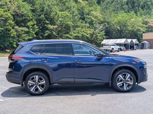 Used 2025 Nissan Rogue SL w/ Tech Package AWD/4WD image 10
