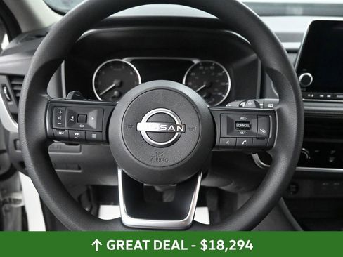 Used 2024 Nissan Rogue S image 32