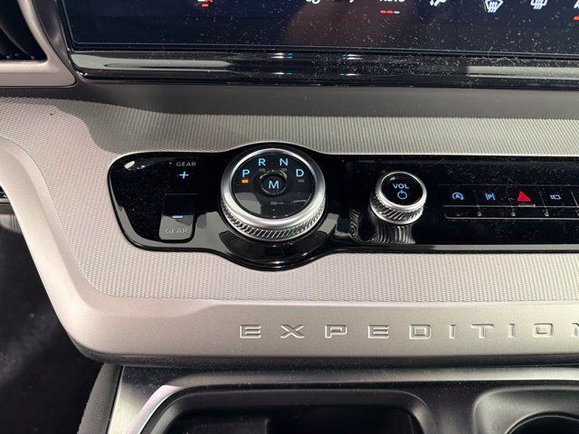 Used 2026 Ford Expedition Max Active RWD image 23